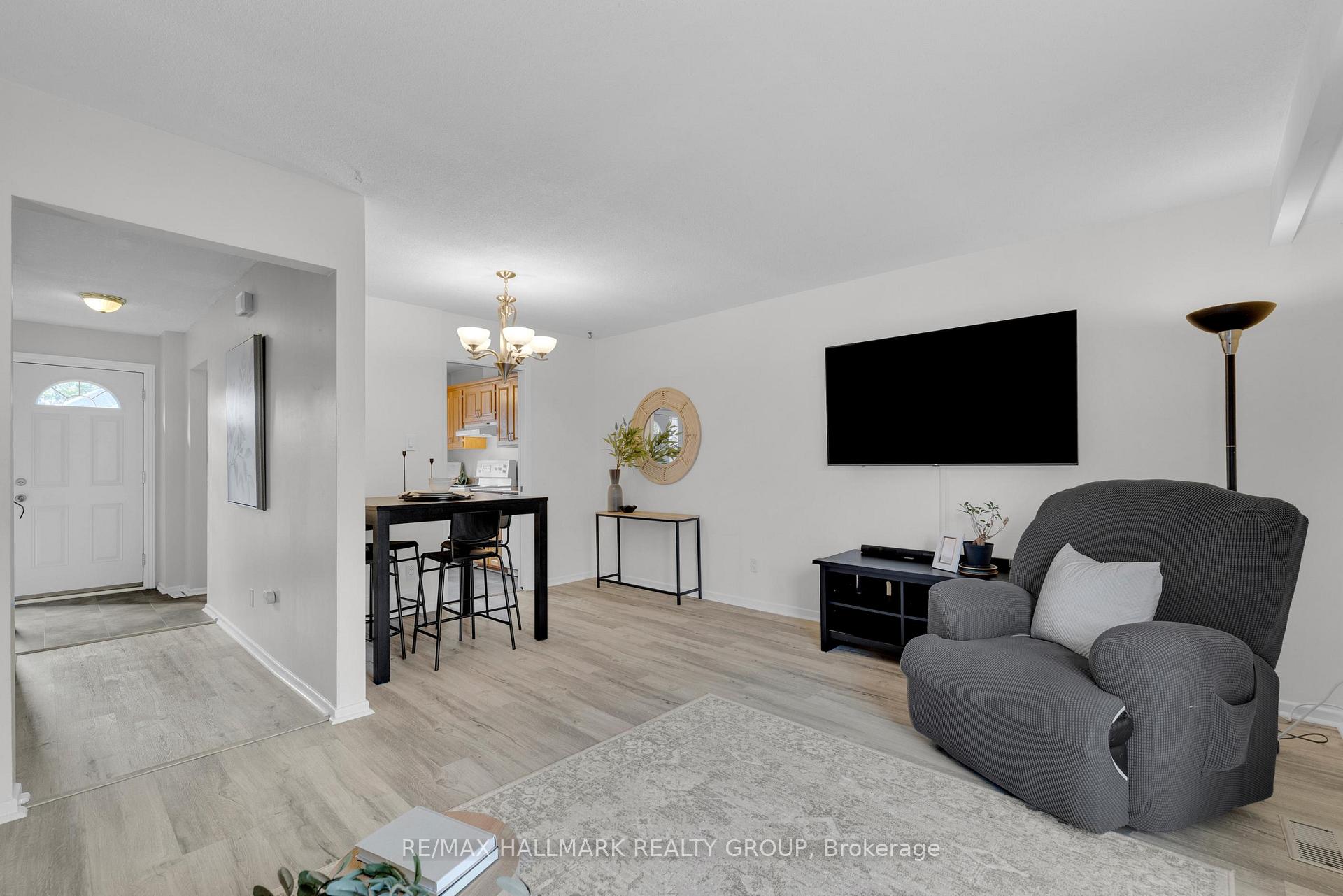 Photo 15 of Unit B, 479 Moodie Drive, Ottawa, Arbeatha Park — HOMEH