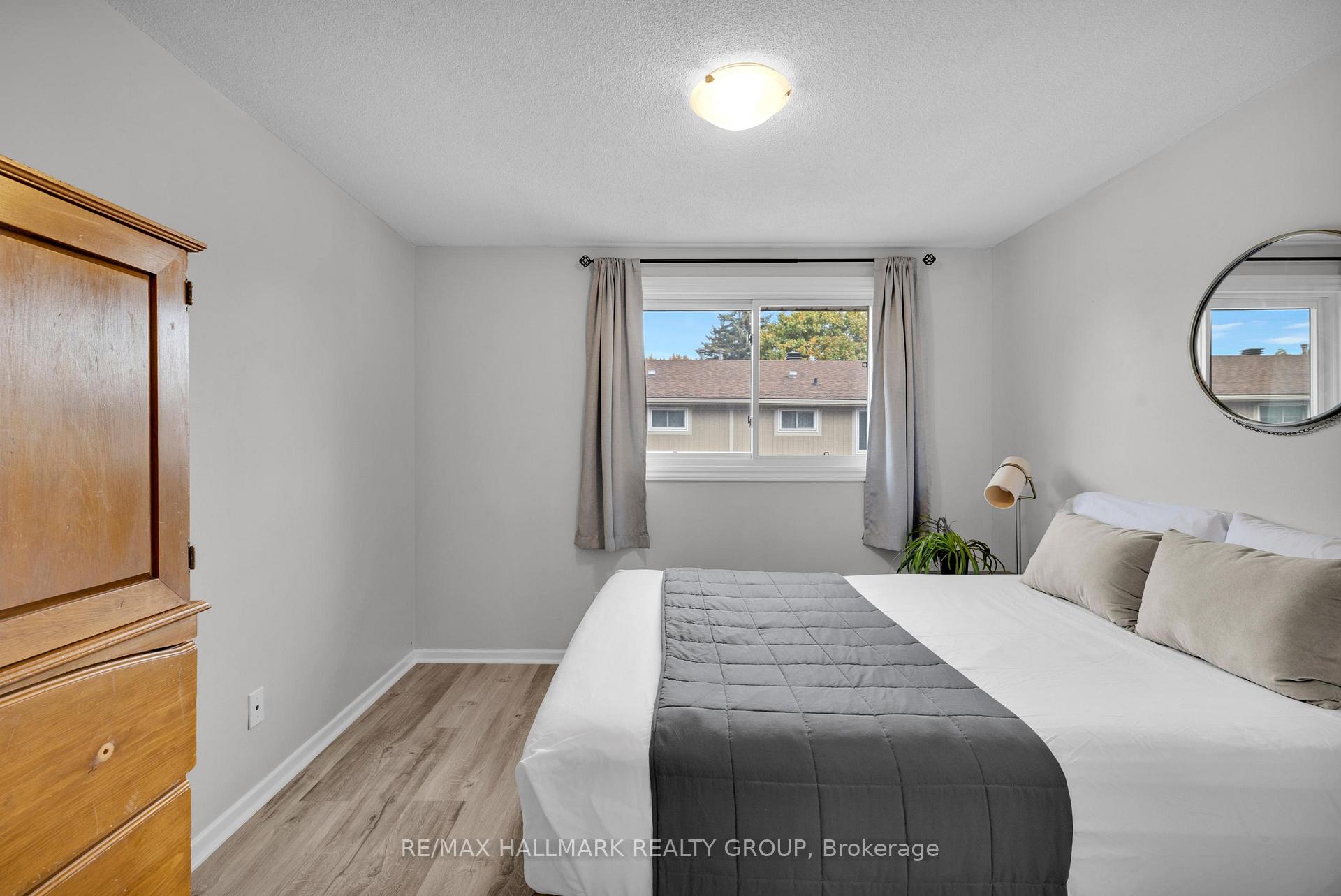 Photo 39 of Unit B, 479 Moodie Drive, Ottawa, Arbeatha Park — HOMEH