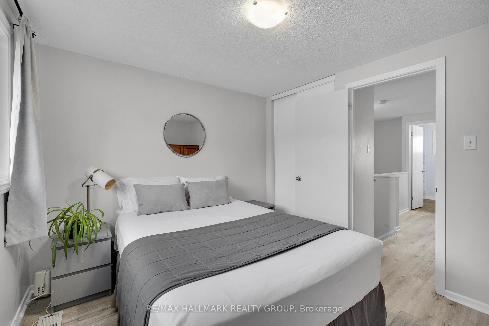 Photo 40 of Unit B, 479 Moodie Drive, Ottawa, Arbeatha Park — HOMEH