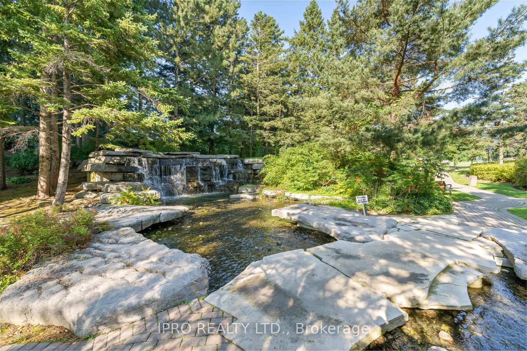 Photo 3 of Unit 901, 22 Hanover Road, Brampton, Queen Street Corridor — HOMEH