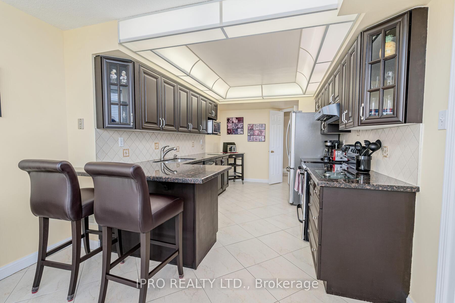 Photo 10 of Unit 901, 22 Hanover Road, Brampton, Queen Street Corridor — HOMEH