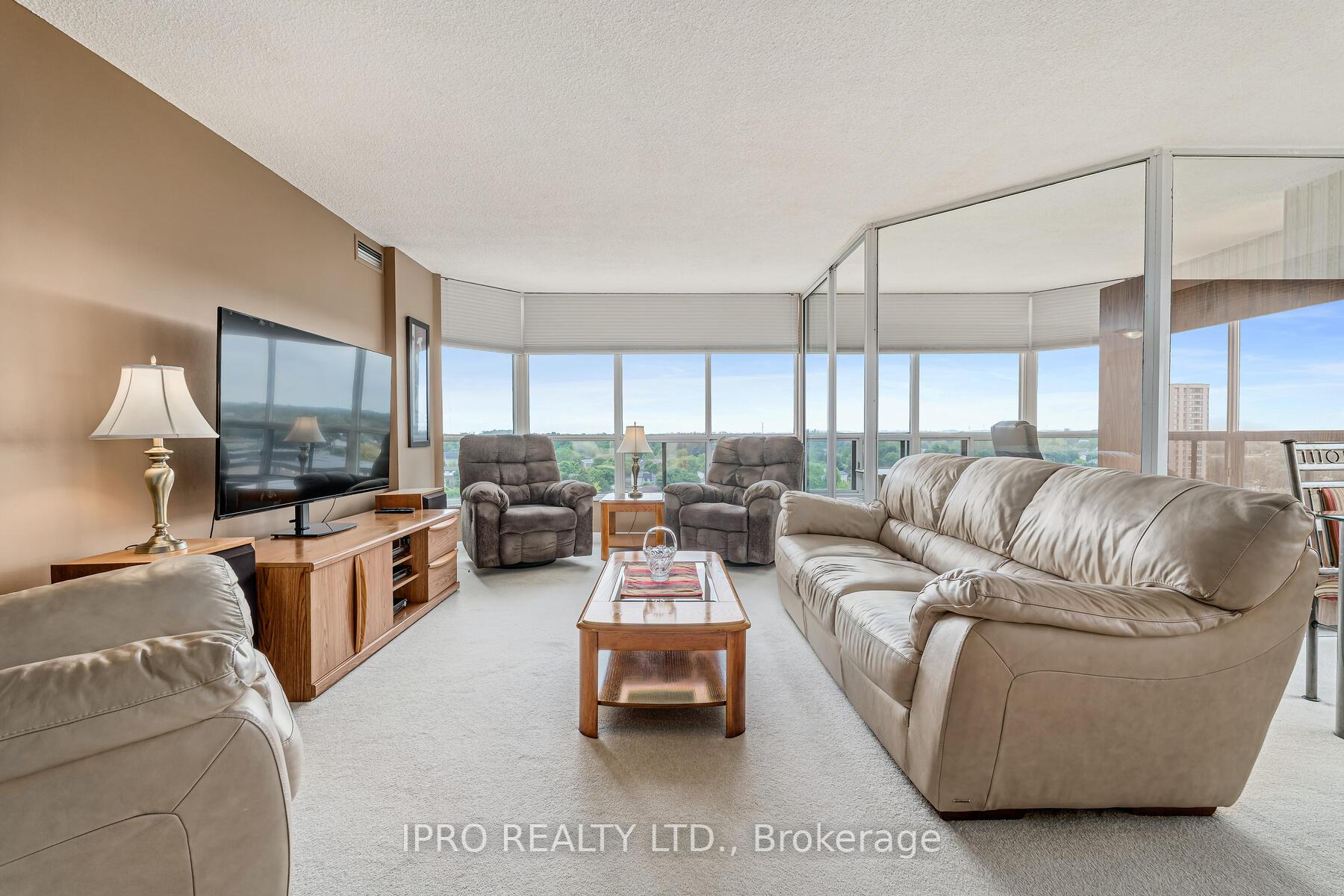 Photo 16 of Unit 901, 22 Hanover Road, Brampton, Queen Street Corridor — HOMEH