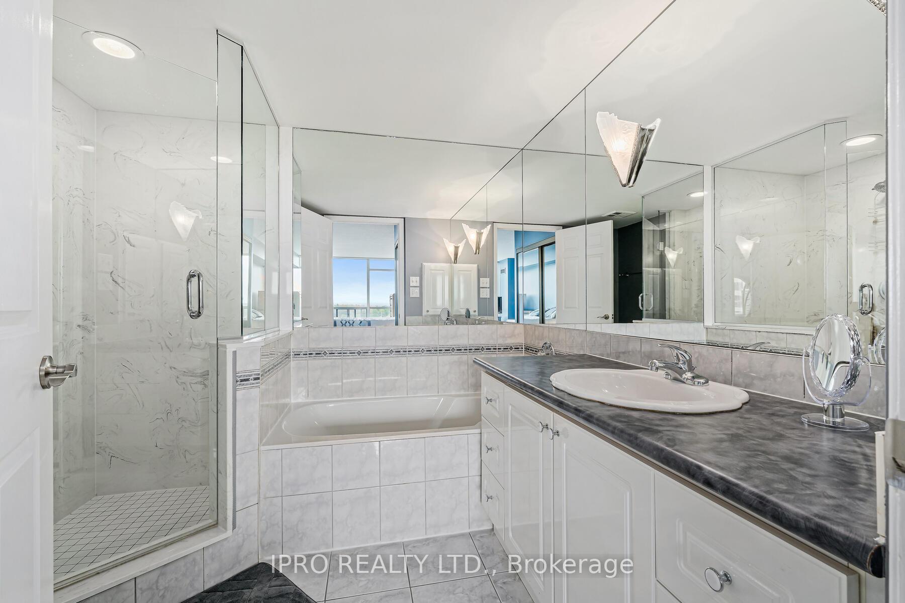 Photo 19 of Unit 901, 22 Hanover Road, Brampton, Queen Street Corridor — HOMEH