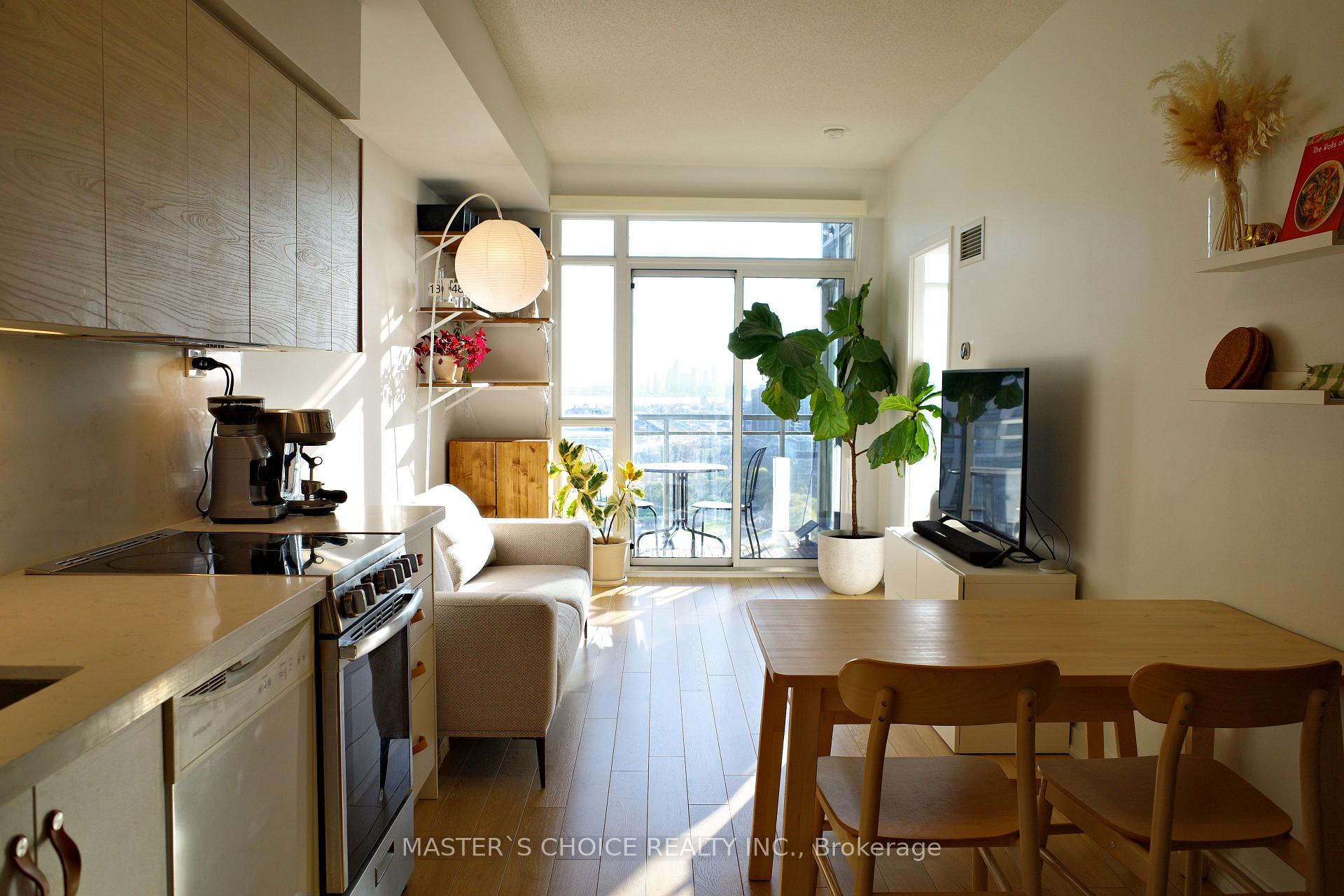 Photo 2 of Unit 3110, 21 Iceboat Terrace, Toronto, Waterfront Communities — HOMEH