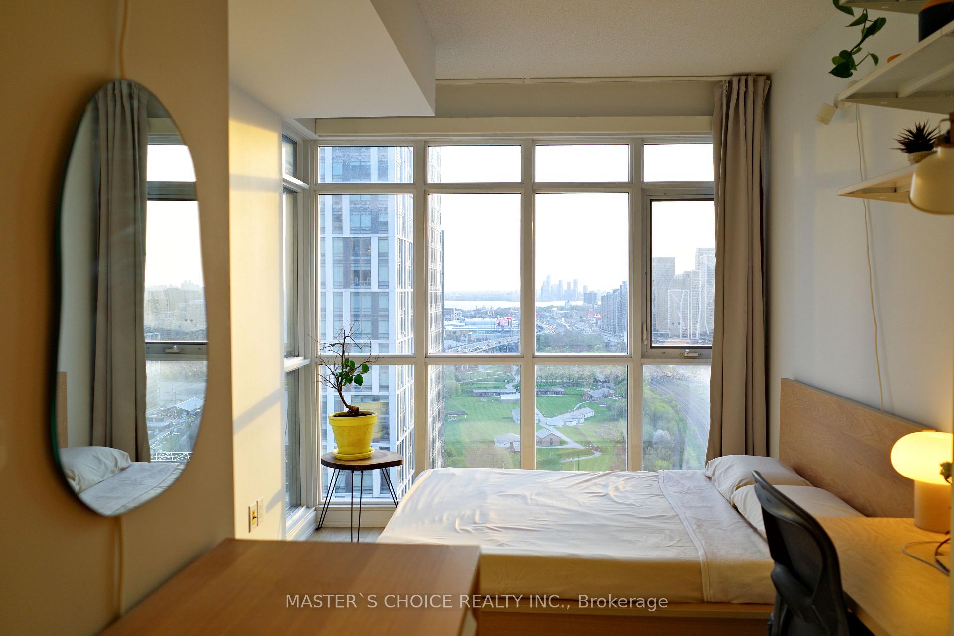 Photo 3 of Unit 3110, 21 Iceboat Terrace, Toronto, Waterfront Communities — HOMEH