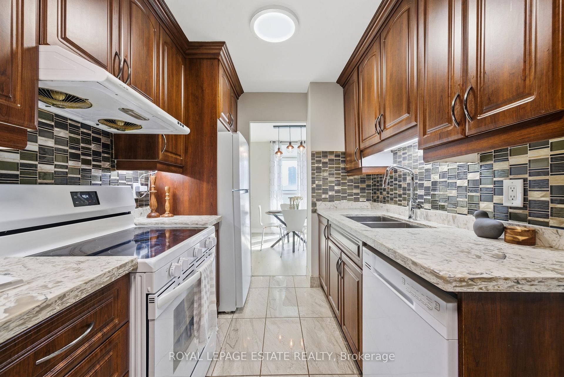 Photo 11 of Unit 709, 5 Massey Square, Toronto, Crescent Town — HOMEH