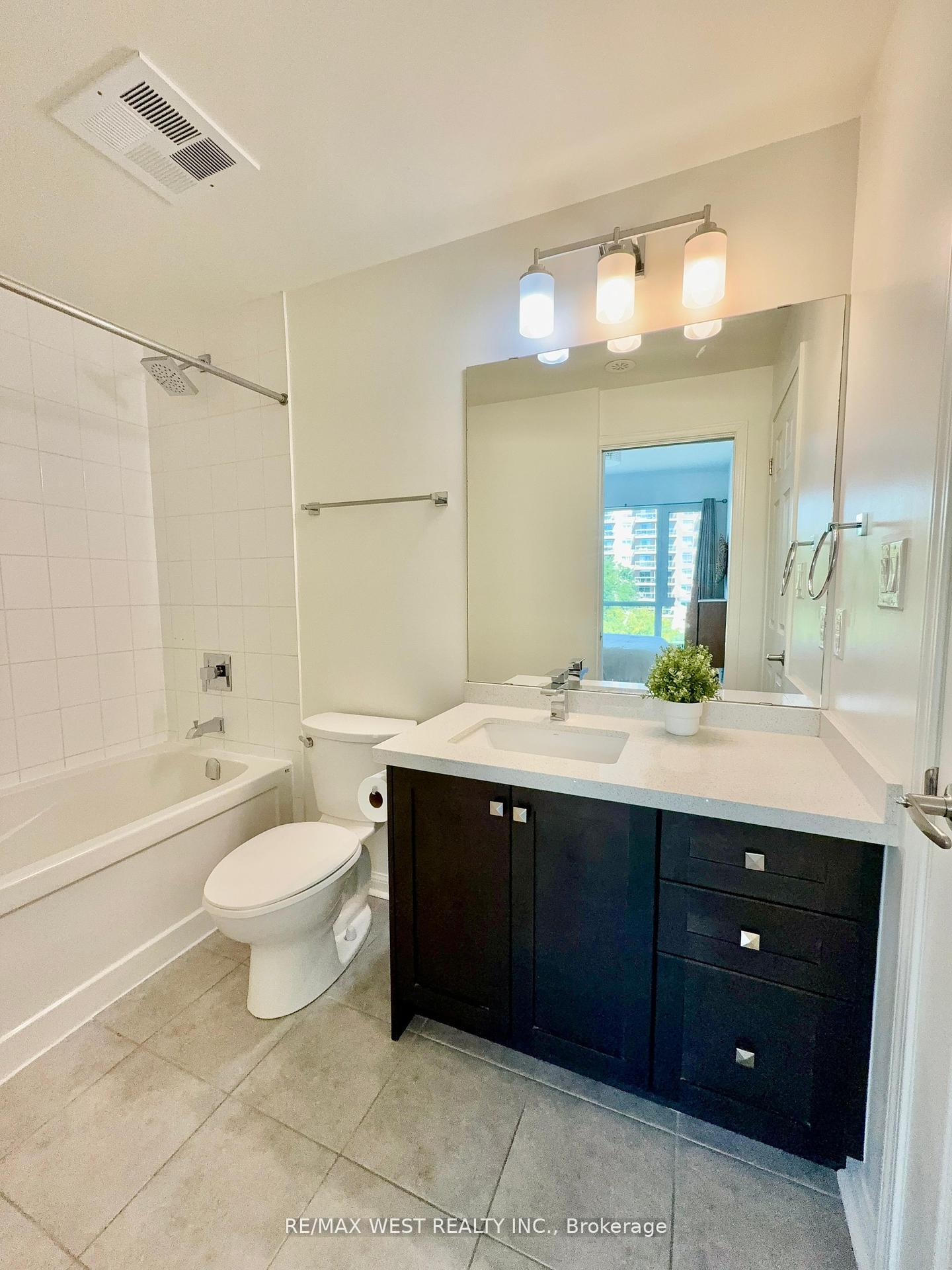 Photo 16 of Unit 310, 639 Lawrence Avenue W, Toronto, Englemount-Lawrence — HOMEH