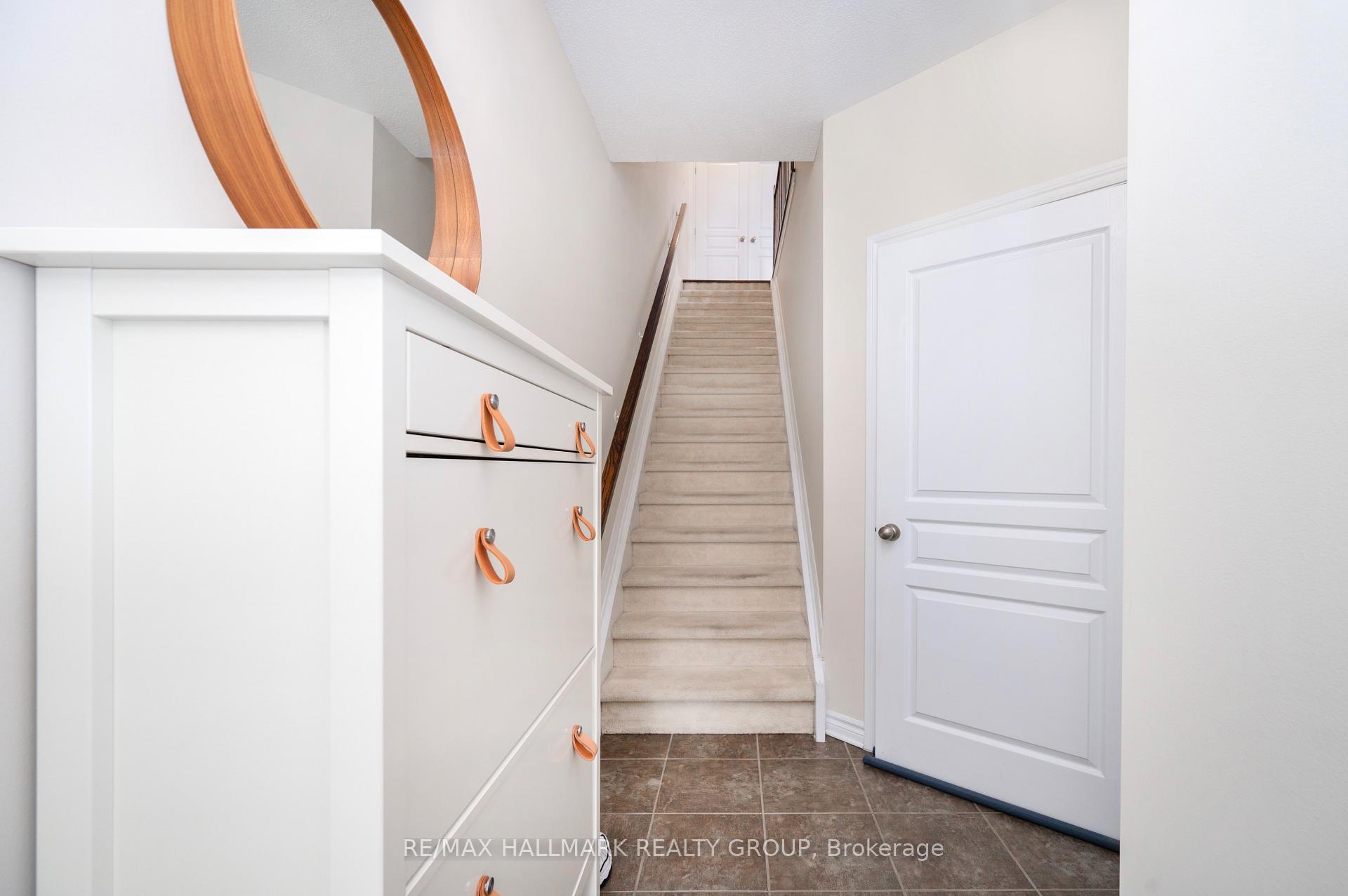 Photo 4 of Unit 39, 39 Hawkstone Gate, Ottawa, Kanata - Beaverbrook — HOMEH