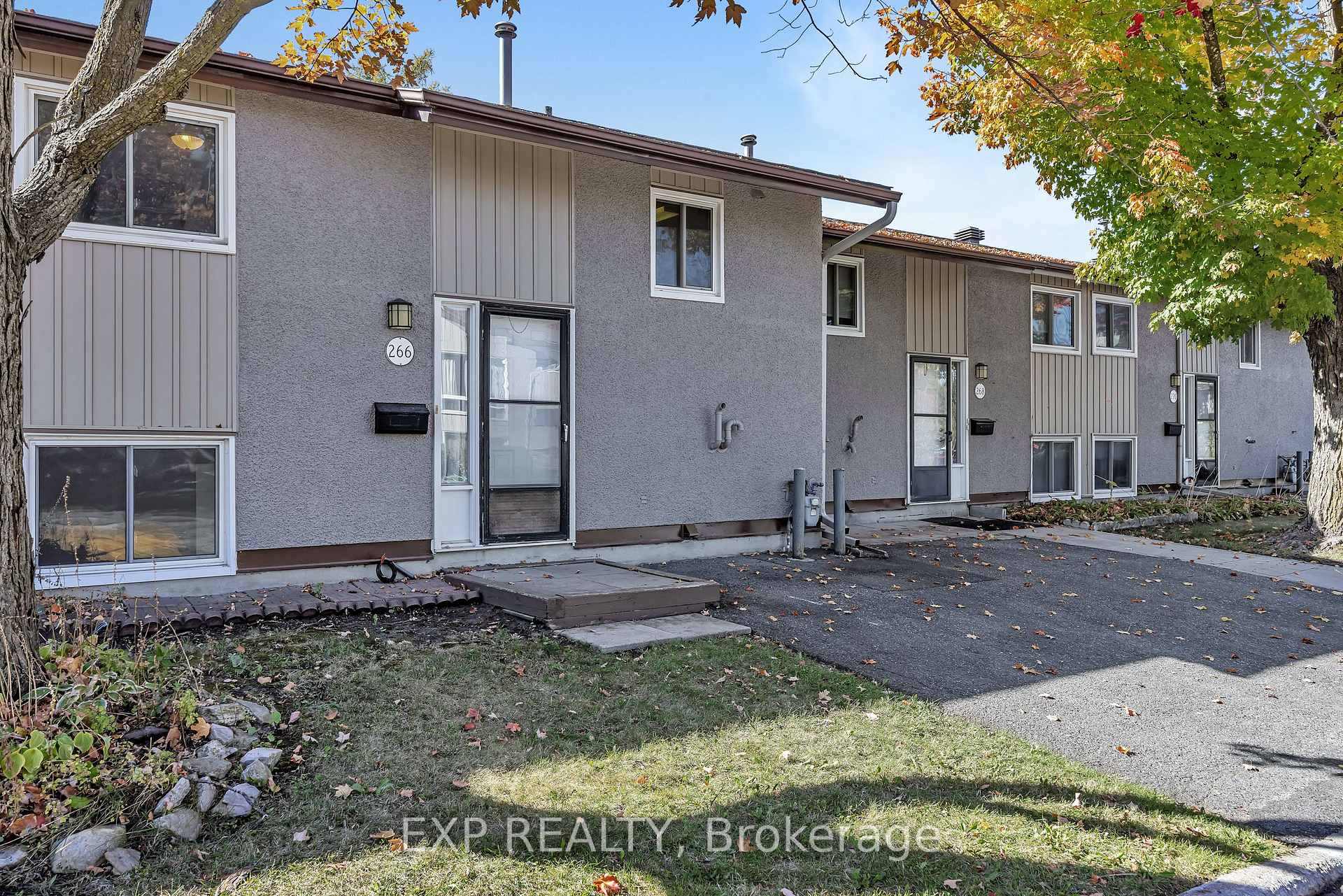 Photo 2 of 266 Woodfield Drive, Ottawa, Tanglewood — HOMEH