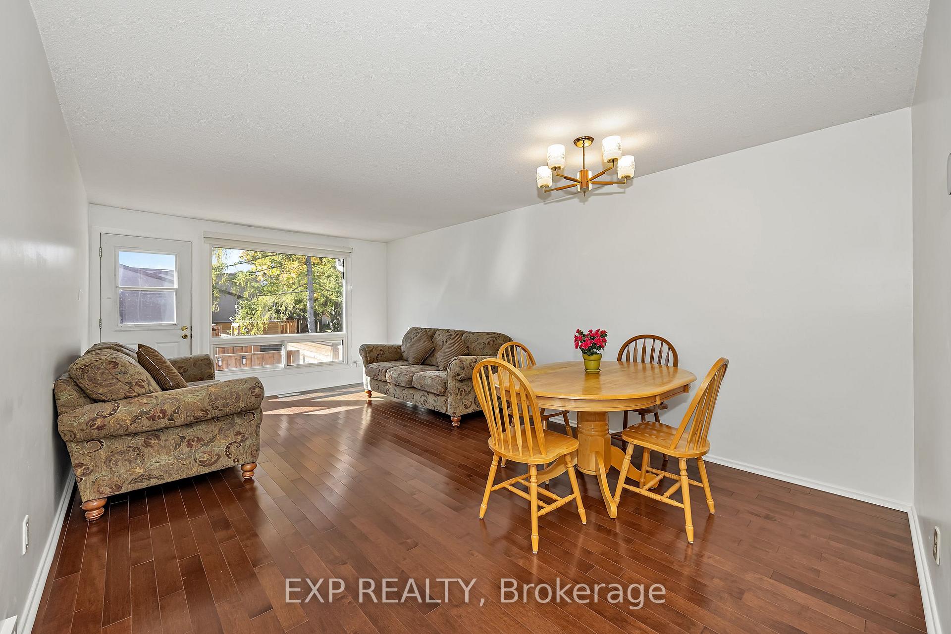Photo 3 of 266 Woodfield Drive, Ottawa, Tanglewood — HOMEH