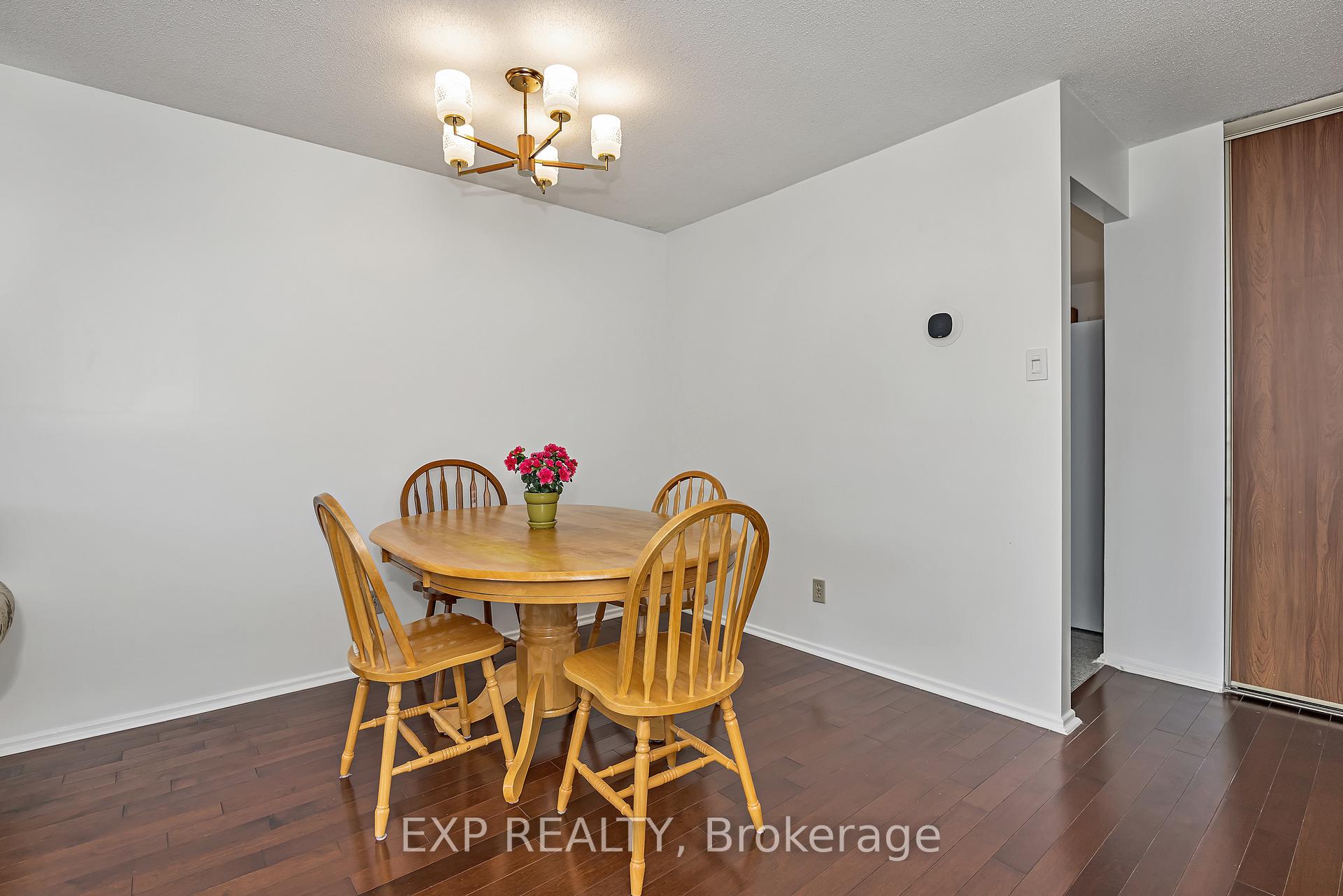 Photo 4 of 266 Woodfield Drive, Ottawa, Tanglewood — HOMEH