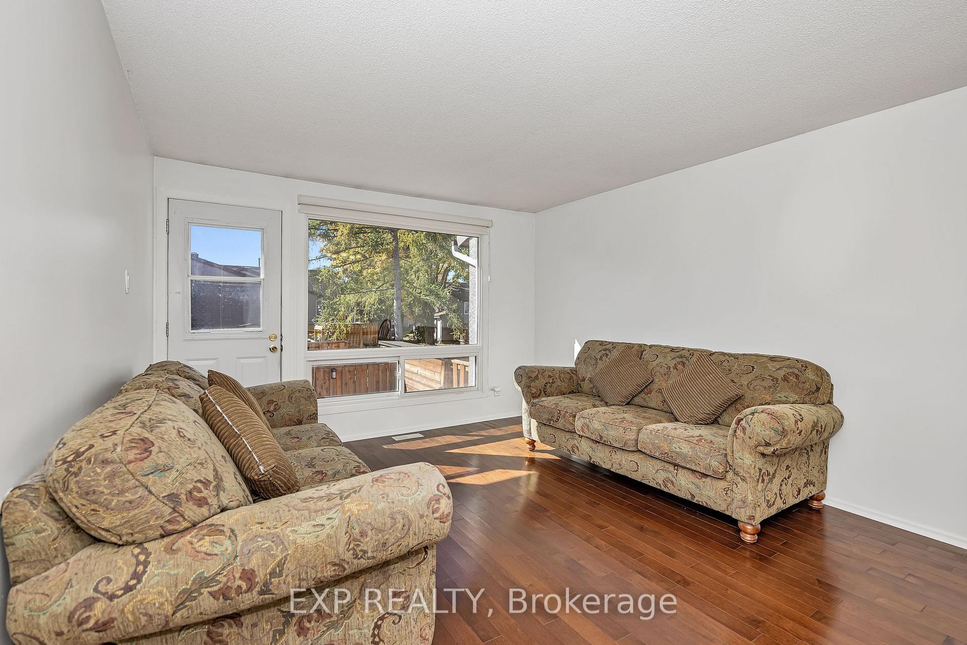 Photo 6 of 266 Woodfield Drive, Ottawa, Tanglewood — HOMEH