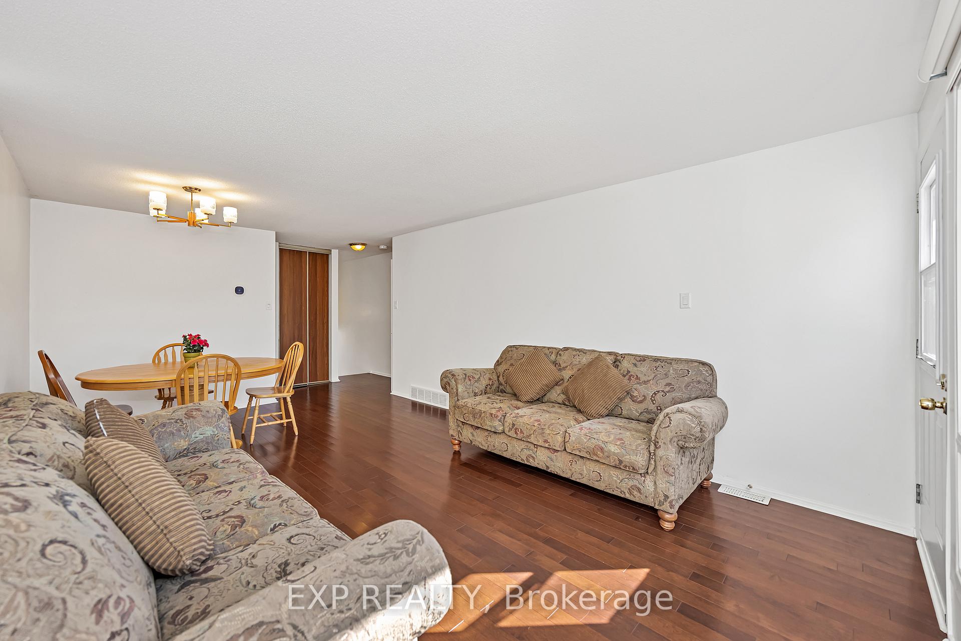 Photo 8 of 266 Woodfield Drive, Ottawa, Tanglewood — HOMEH