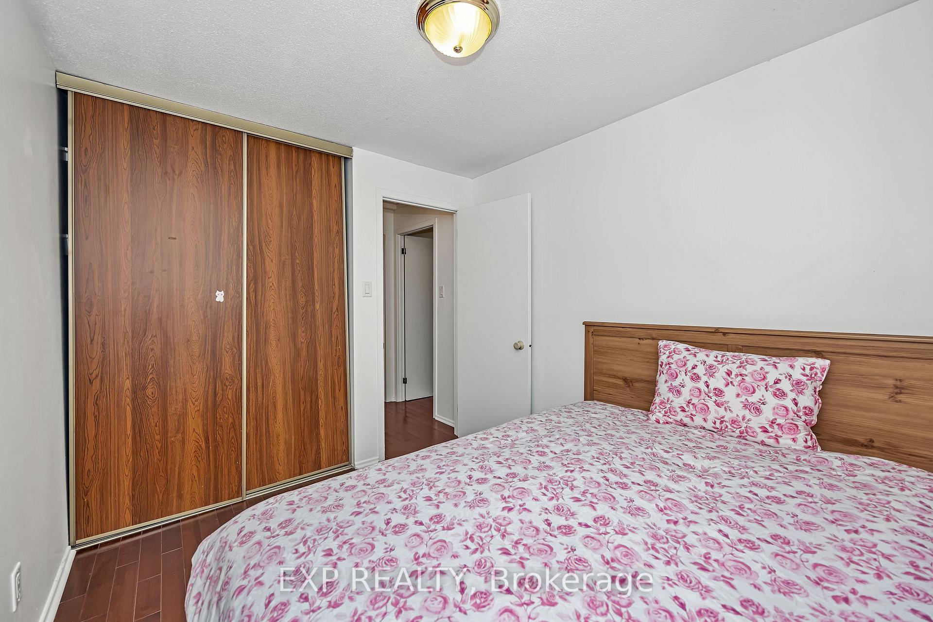 Photo 19 of 266 Woodfield Drive, Ottawa, Tanglewood — HOMEH