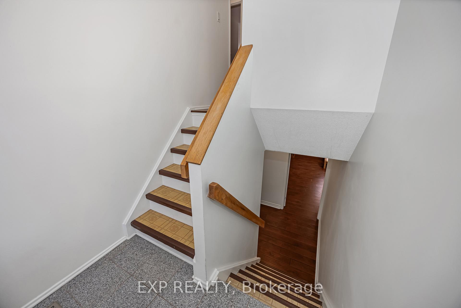 Photo 21 of 266 Woodfield Drive, Ottawa, Tanglewood — HOMEH