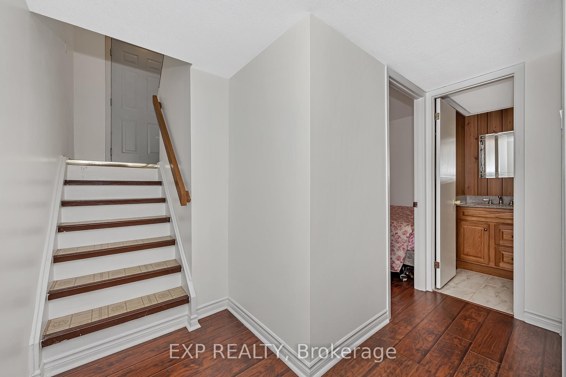 Photo 22 of 266 Woodfield Drive, Ottawa, Tanglewood — HOMEH