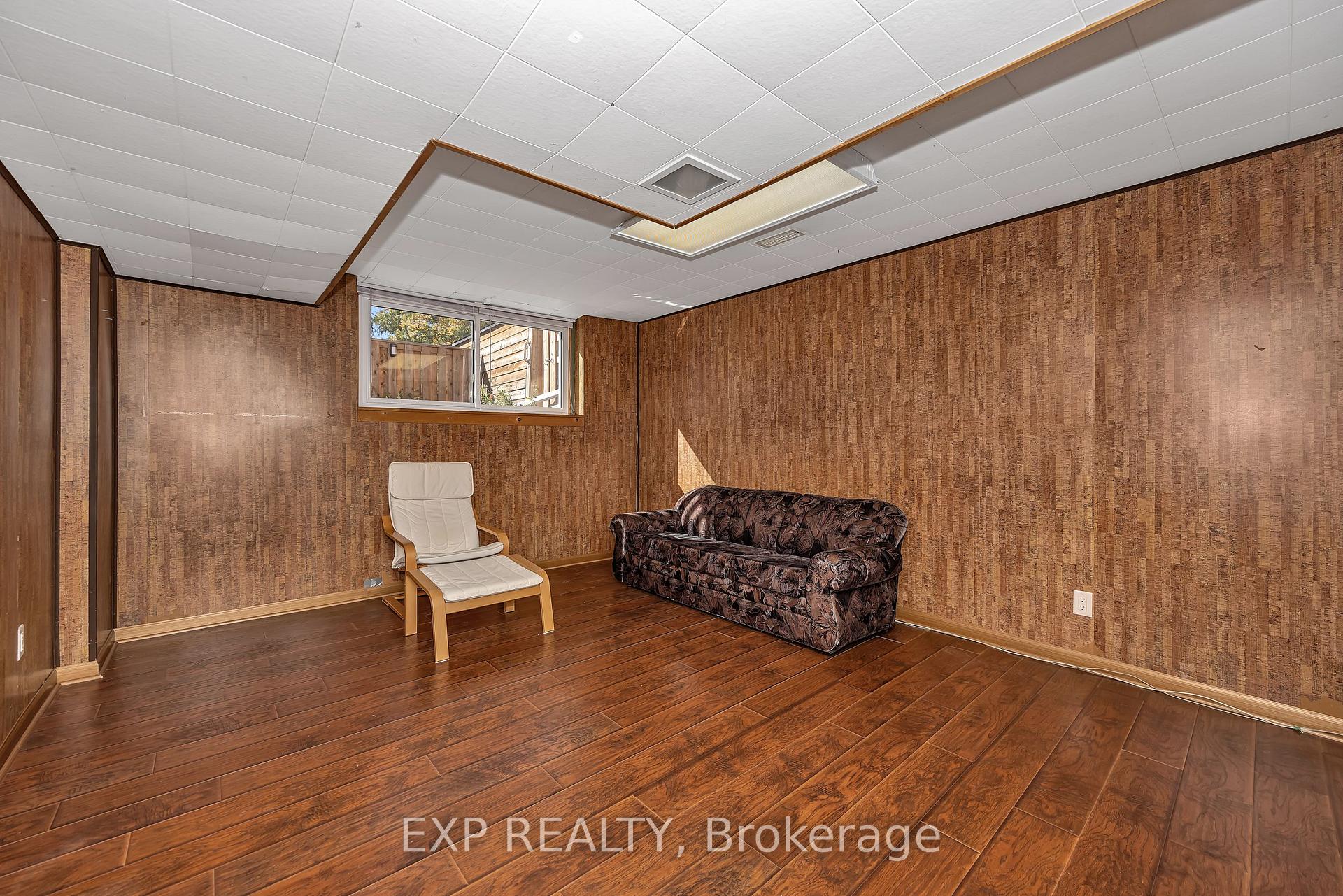 Photo 23 of 266 Woodfield Drive, Ottawa, Tanglewood — HOMEH