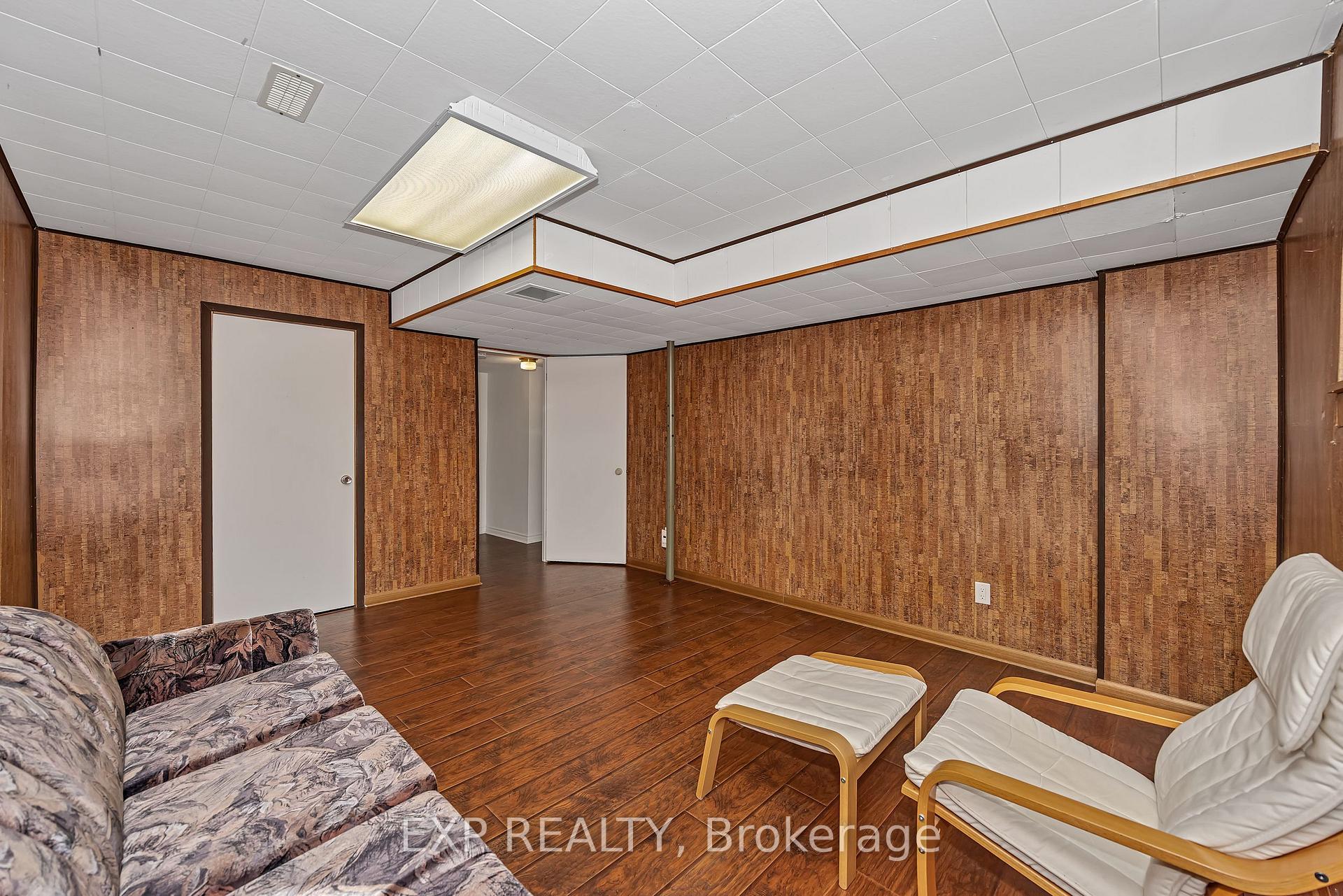 Photo 25 of 266 Woodfield Drive, Ottawa, Tanglewood — HOMEH