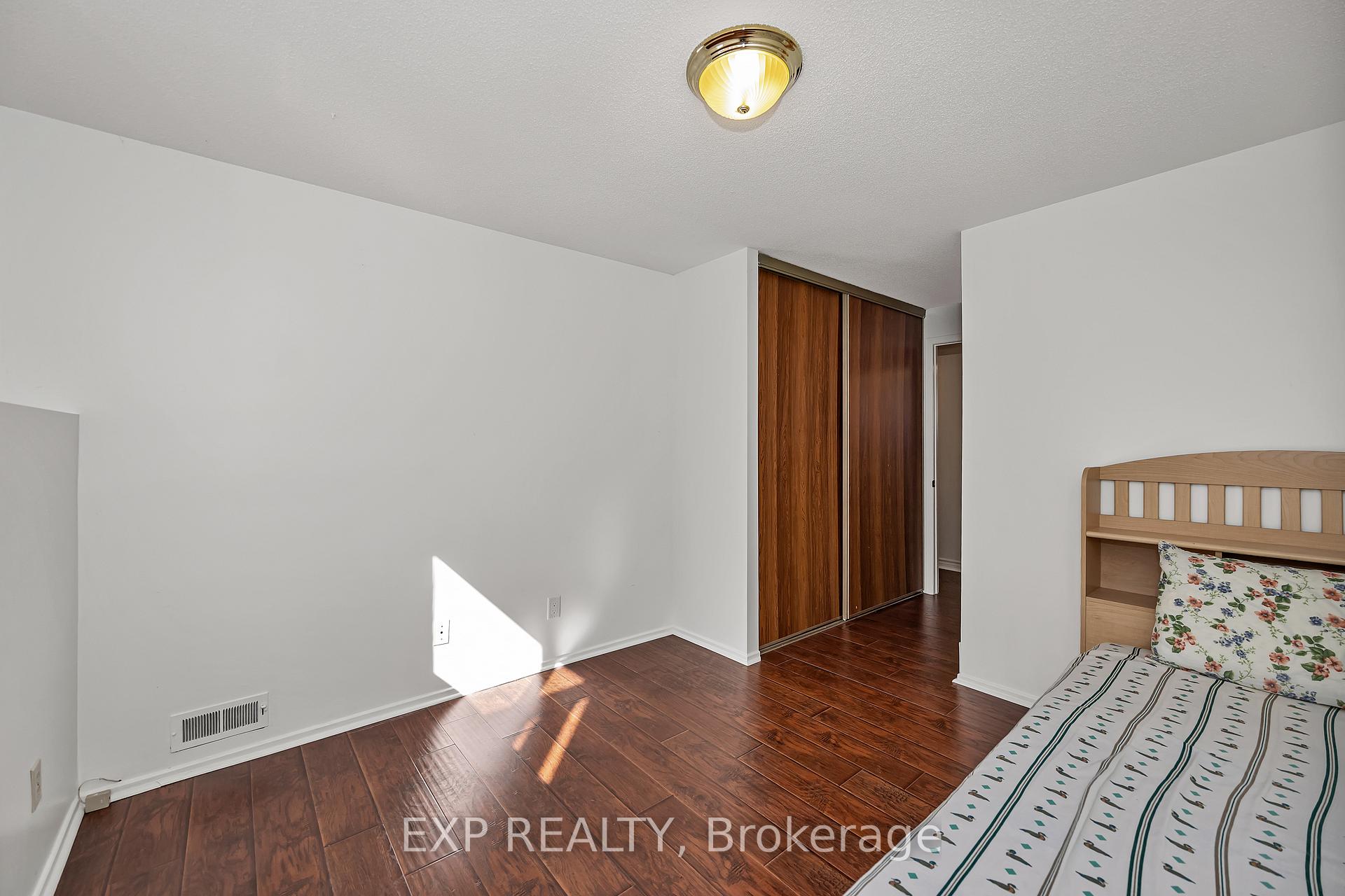 Photo 27 of 266 Woodfield Drive, Ottawa, Tanglewood — HOMEH