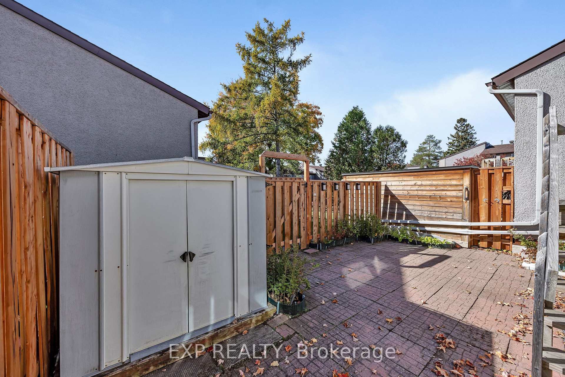 Photo 33 of 266 Woodfield Drive, Ottawa, Tanglewood — HOMEH