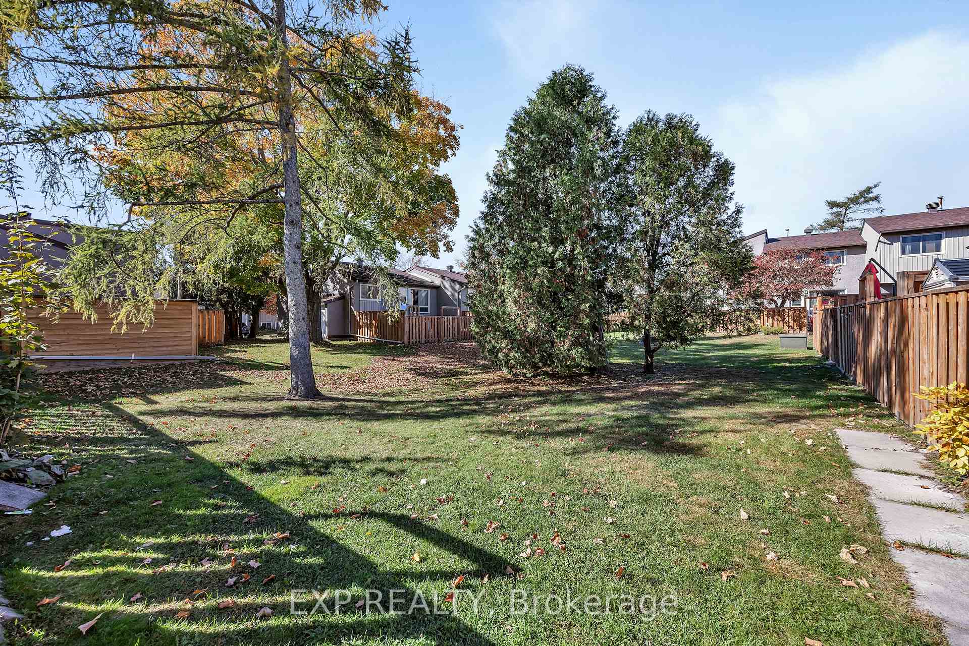 Photo 37 of 266 Woodfield Drive, Ottawa, Tanglewood — HOMEH