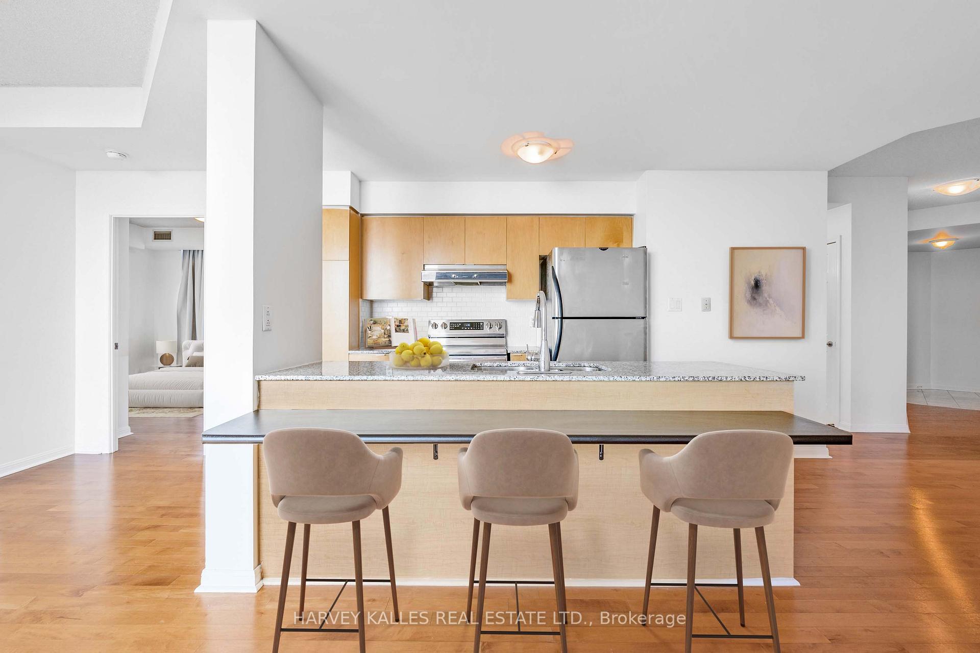 Photo 5 of Unit 1115, 228 Queens Quay W, Toronto, Waterfront Communities — HOMEH
