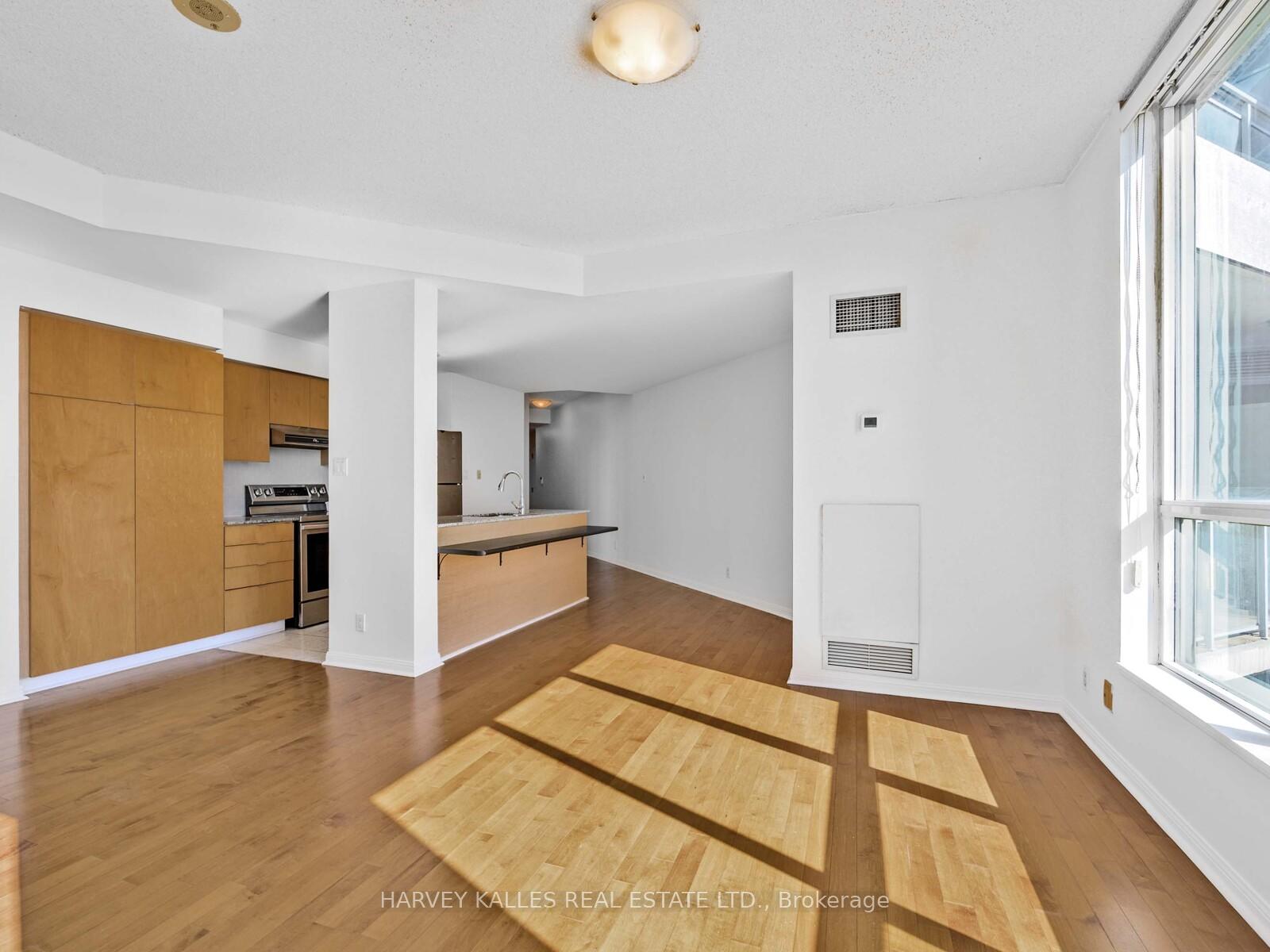 Photo 9 of Unit 1115, 228 Queens Quay W, Toronto, Waterfront Communities — HOMEH