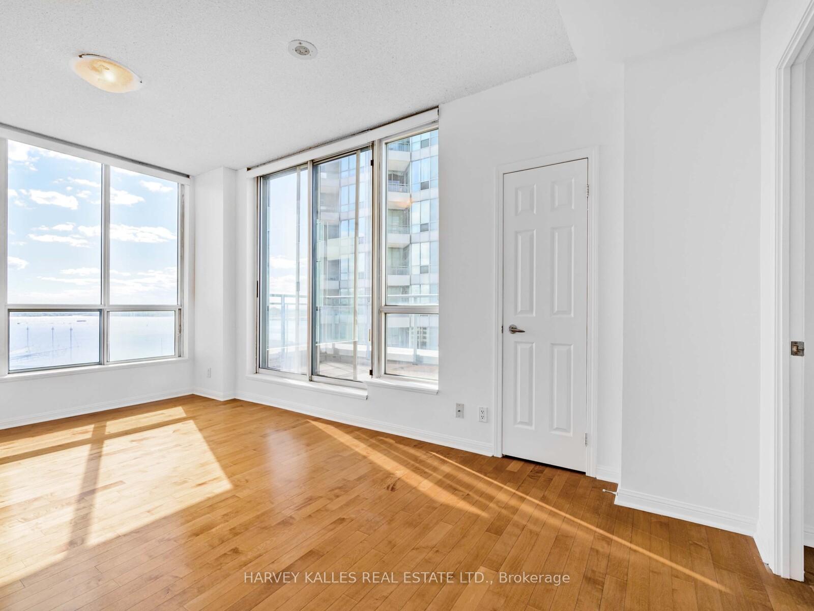 Photo 10 of Unit 1115, 228 Queens Quay W, Toronto, Waterfront Communities — HOMEH