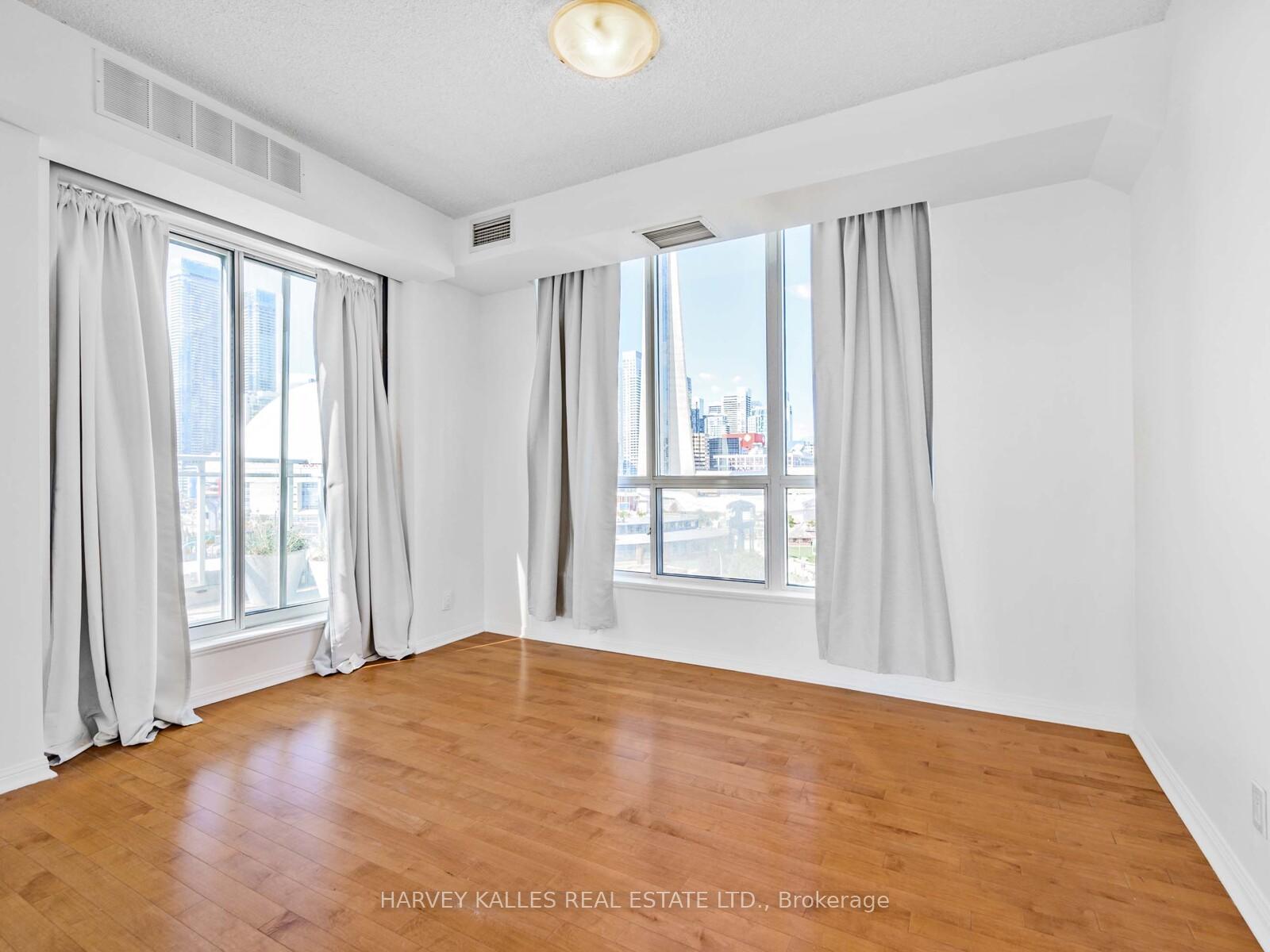 Photo 11 of Unit 1115, 228 Queens Quay W, Toronto, Waterfront Communities — HOMEH