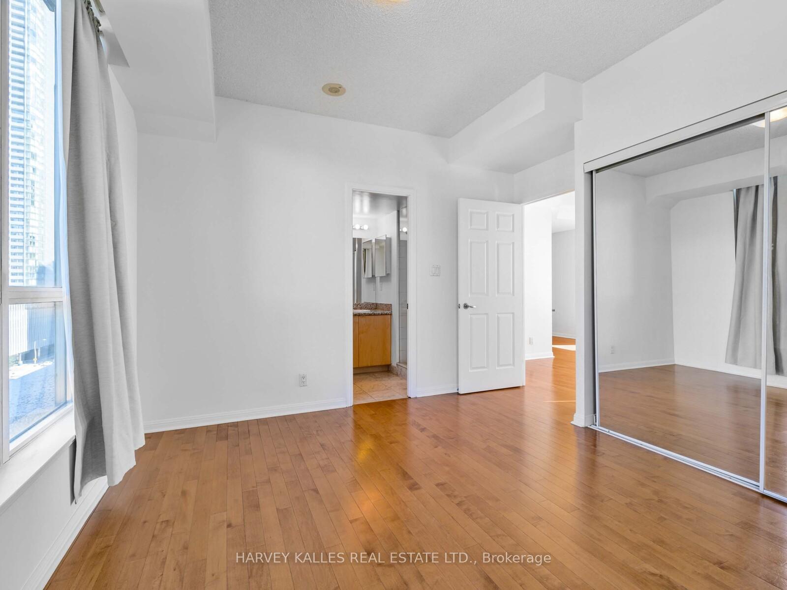 Photo 13 of Unit 1115, 228 Queens Quay W, Toronto, Waterfront Communities — HOMEH