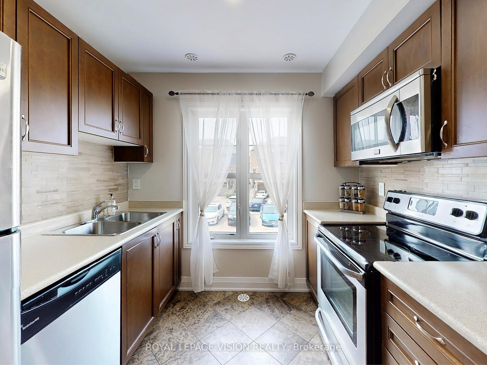 Photo 4 of Unit 62, 28 Soldier Street, Brampton, Northwest Brampton — HOMEH