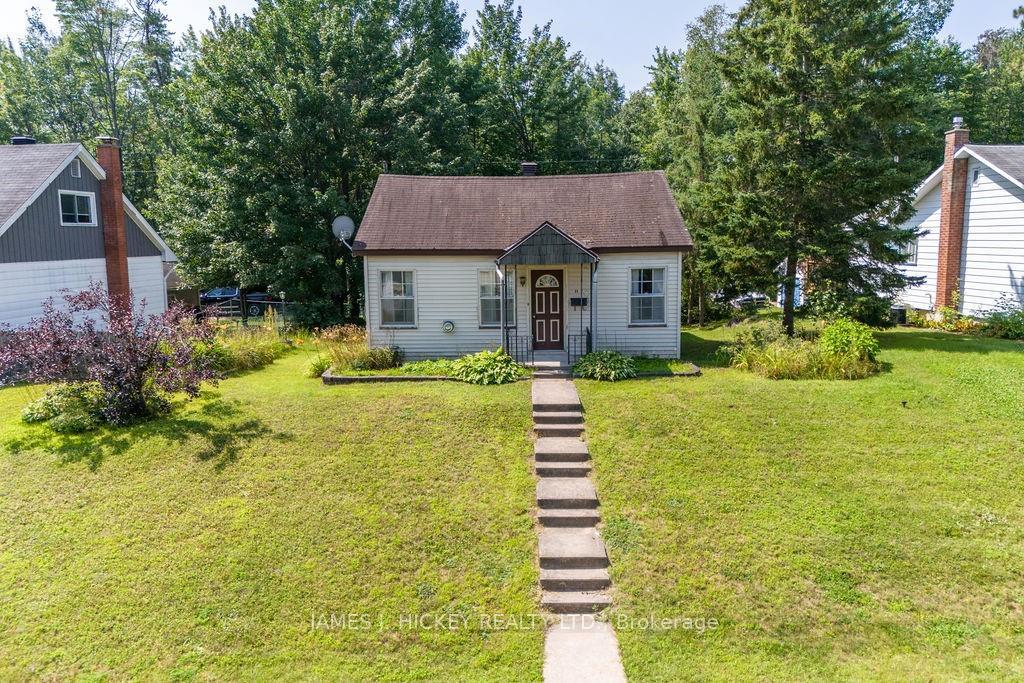 Photo 1 of 11 Wolfe Avenue, Deep River — HOMEH