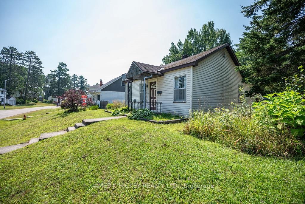 Photo 15 of 11 Wolfe Avenue, Deep River — HOMEH