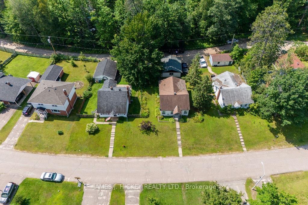 Photo 17 of 11 Wolfe Avenue, Deep River — HOMEH