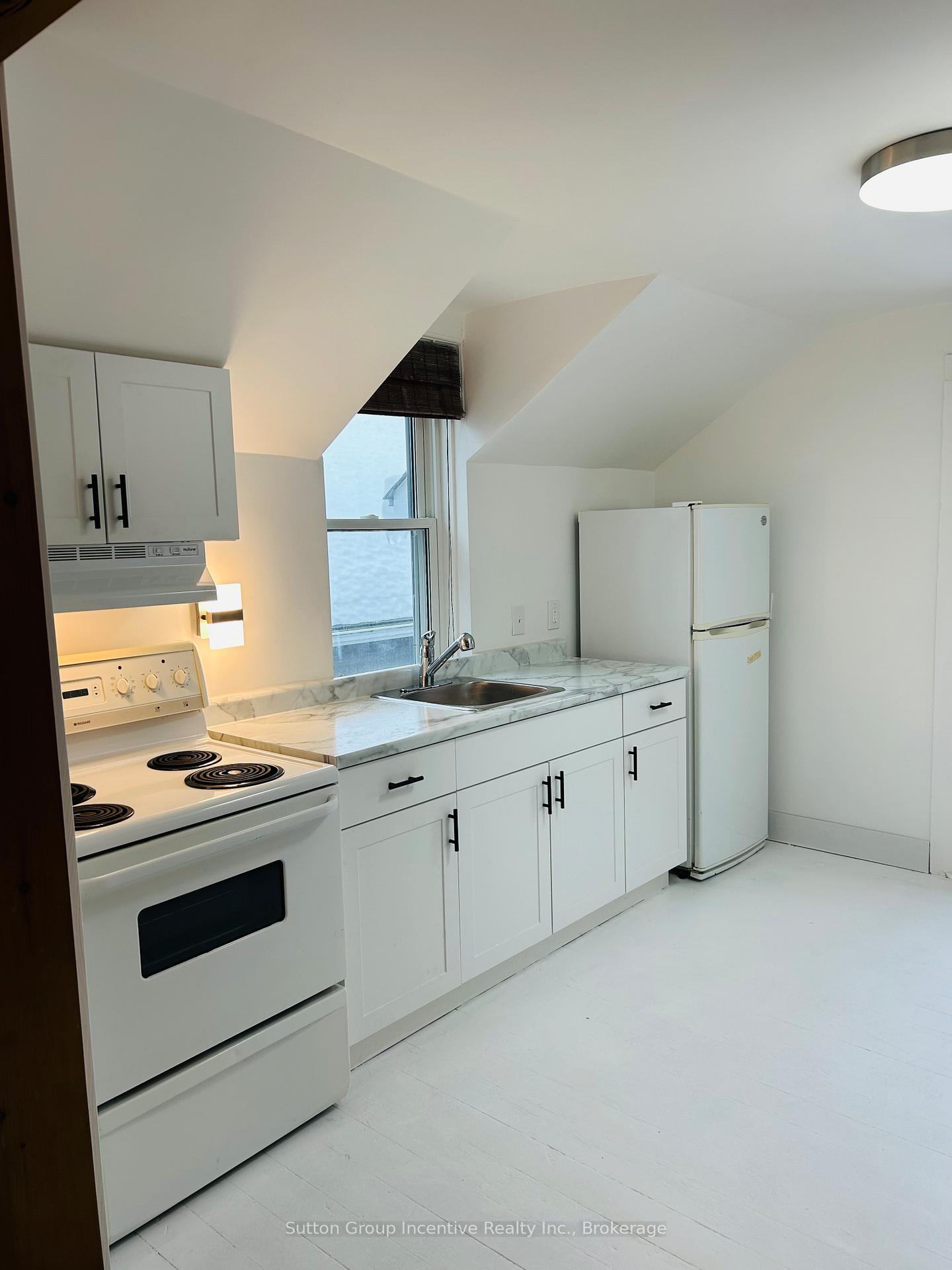 Photo 3 of Unit B, 44 Robinson Street, Collingwood — HOMEH