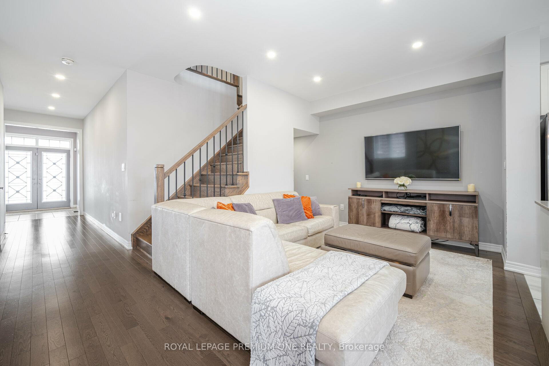 Photo 7 of 110 Morra Avenue, Caledon, Bolton East — HOMEH