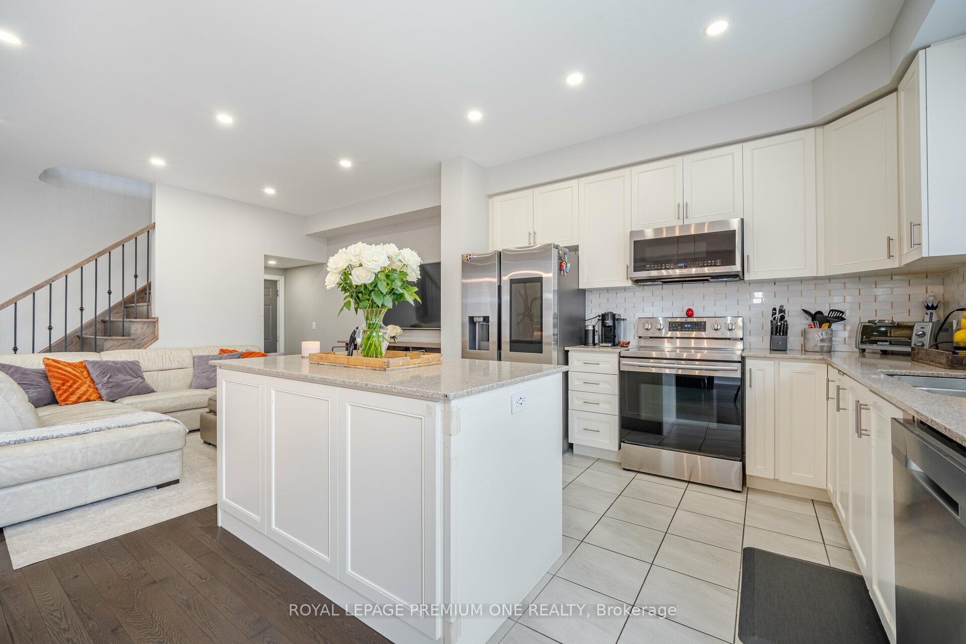 Photo 9 of 110 Morra Avenue, Caledon, Bolton East — HOMEH