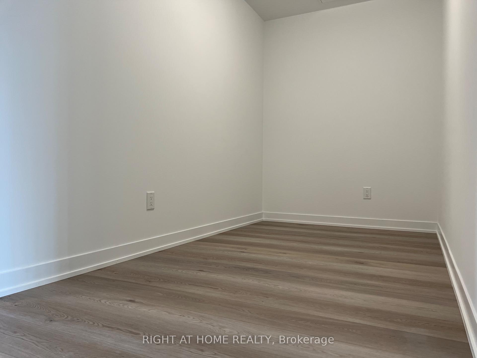 Photo 9 of Unit 5, 10 Marquette Avenue, Toronto, Englemount-Lawrence — HOMEH