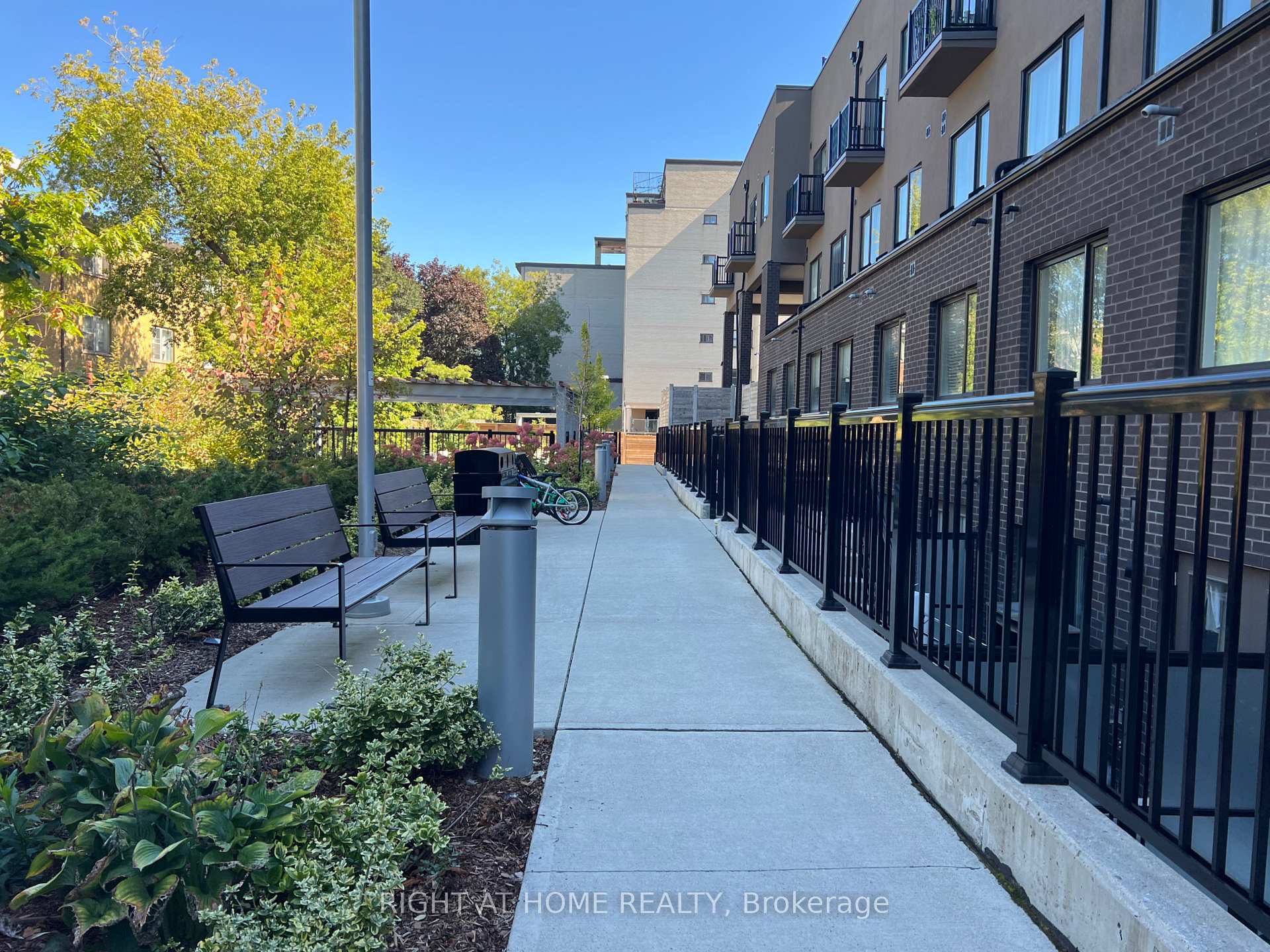 Photo 23 of Unit 5, 10 Marquette Avenue, Toronto, Englemount-Lawrence — HOMEH