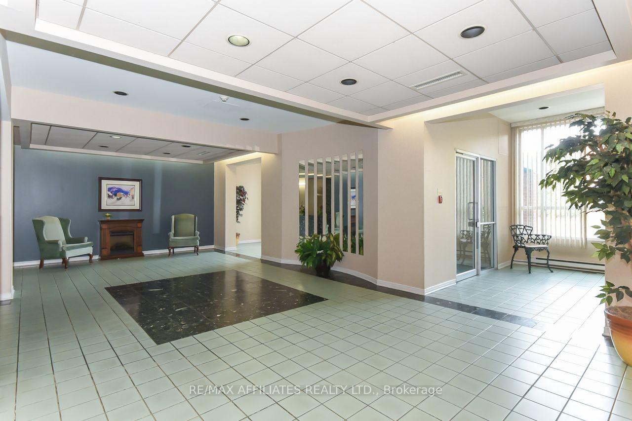 Photo 4 of Unit 407, 330 Centrum Boulevard, Ottawa, Bilberry Creek/Queenswood Heights — HOMEH