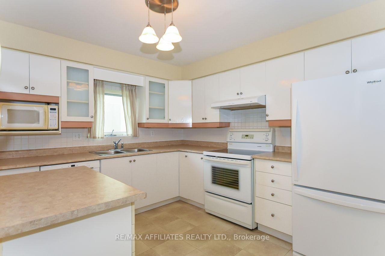 Photo 12 of Unit 407, 330 Centrum Boulevard, Ottawa, Bilberry Creek/Queenswood Heights — HOMEH