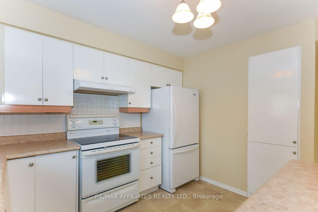 Photo 13 of Unit 407, 330 Centrum Boulevard, Ottawa, Bilberry Creek/Queenswood Heights — HOMEH