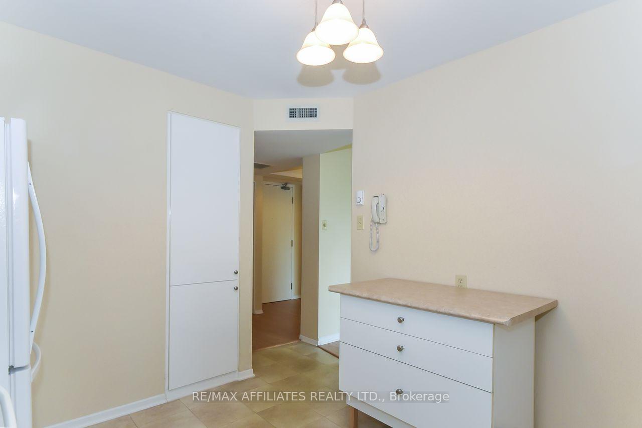 Photo 14 of Unit 407, 330 Centrum Boulevard, Ottawa, Bilberry Creek/Queenswood Heights — HOMEH