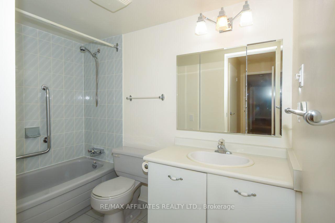 Photo 16 of Unit 407, 330 Centrum Boulevard, Ottawa, Bilberry Creek/Queenswood Heights — HOMEH