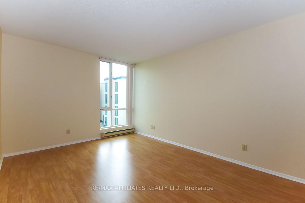 Photo 20 of Unit 407, 330 Centrum Boulevard, Ottawa, Bilberry Creek/Queenswood Heights — HOMEH
