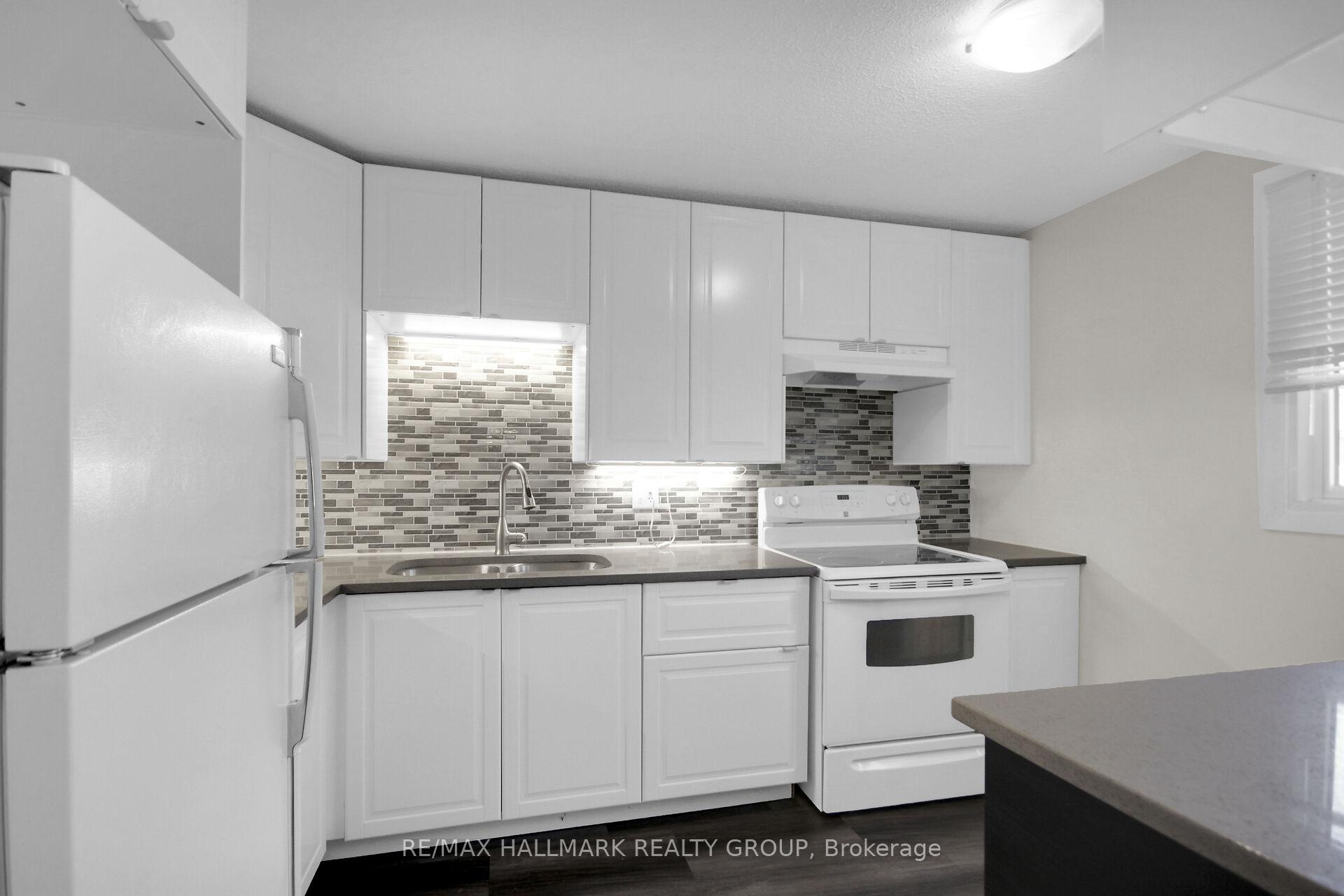 Photo 5 of Unit D, 3 Spring Grove Lane, Ottawa, Barrhaven - Pheasant Run — HOMEH