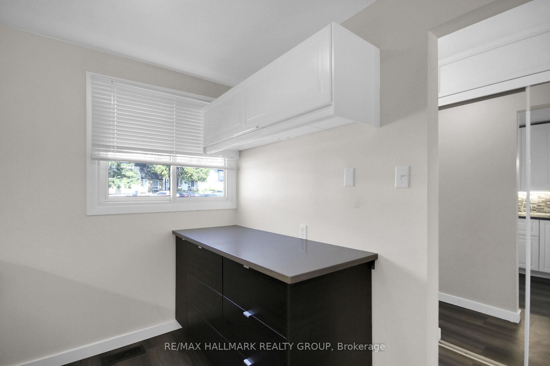 Photo 8 of Unit D, 3 Spring Grove Lane, Ottawa, Barrhaven - Pheasant Run — HOMEH