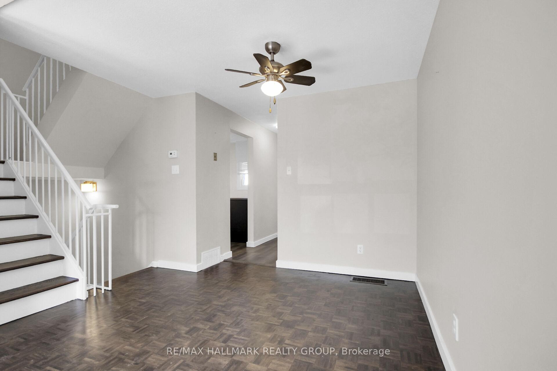 Photo 10 of Unit D, 3 Spring Grove Lane, Ottawa, Barrhaven - Pheasant Run — HOMEH