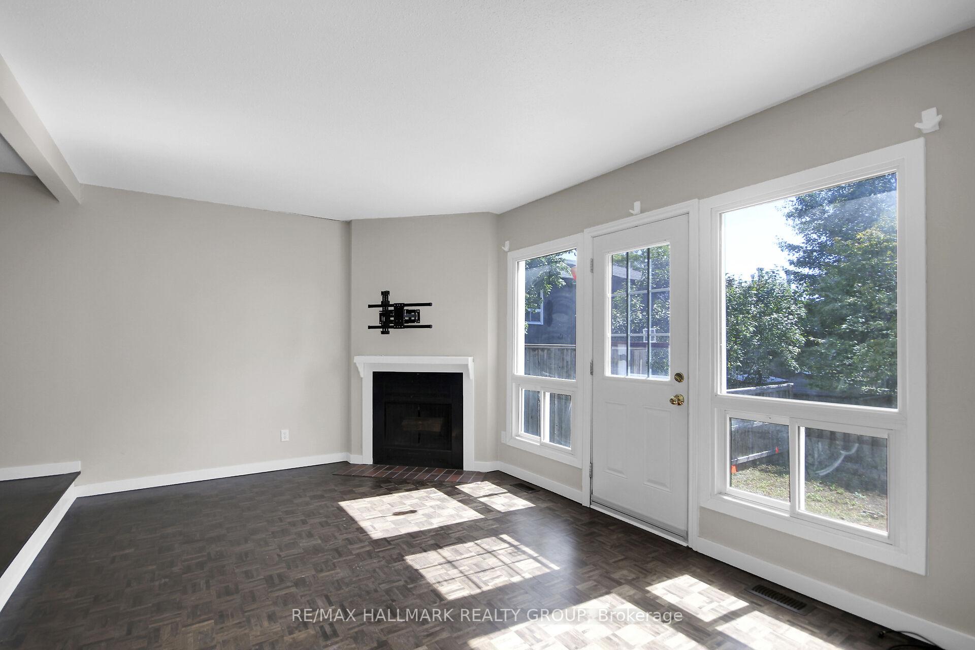 Photo 12 of Unit D, 3 Spring Grove Lane, Ottawa, Barrhaven - Pheasant Run — HOMEH