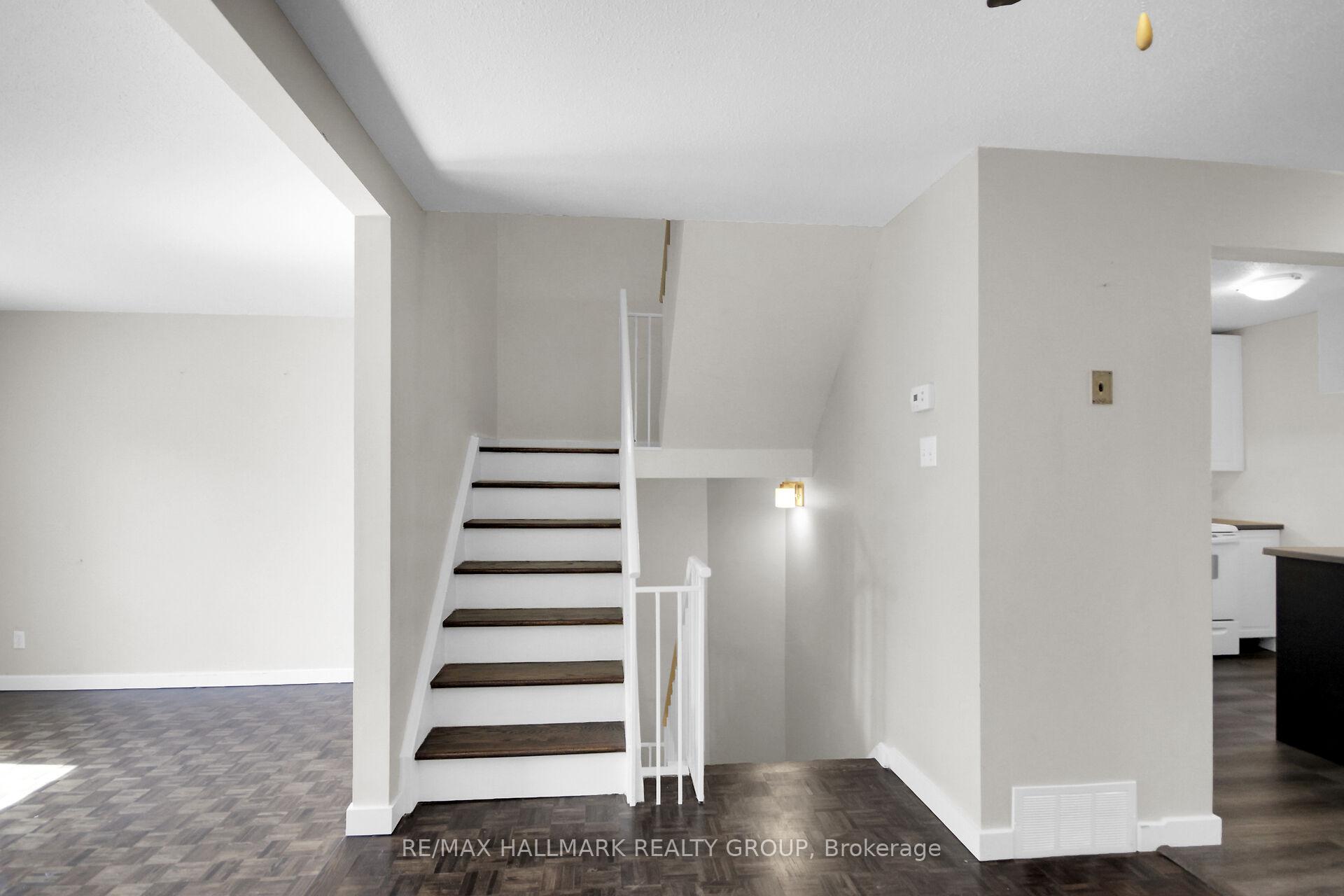 Photo 18 of Unit D, 3 Spring Grove Lane, Ottawa, Barrhaven - Pheasant Run — HOMEH